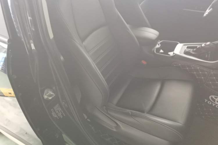Used Toyota Wildlander 2022 2.0L CVT Two-Wheel Drive Luxury PLUS Edition Right Front Seat