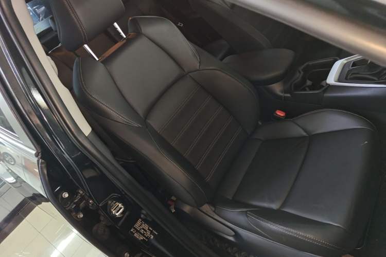 Used Toyota Wildlander 2022 2.0L CVT 4x4 Luxury PLUS Edition Right Front Seat