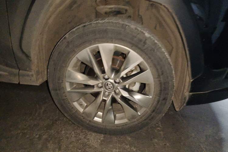 Used Toyota Wildlander 2022 2.0L CVT Four-Wheel Drive Luxury Edition Right Front Wheel Hub