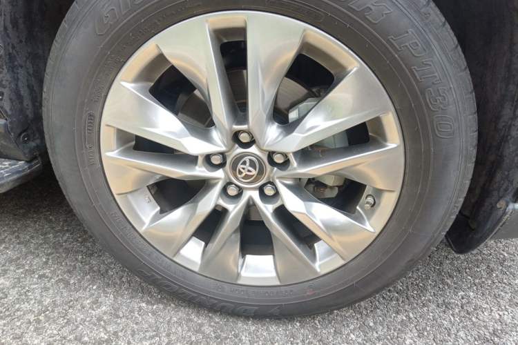 Used Toyota Wildlander 2022 2.0L CVT Two-Wheel Drive Luxury PLUS Edition Right Front Wheel Hub