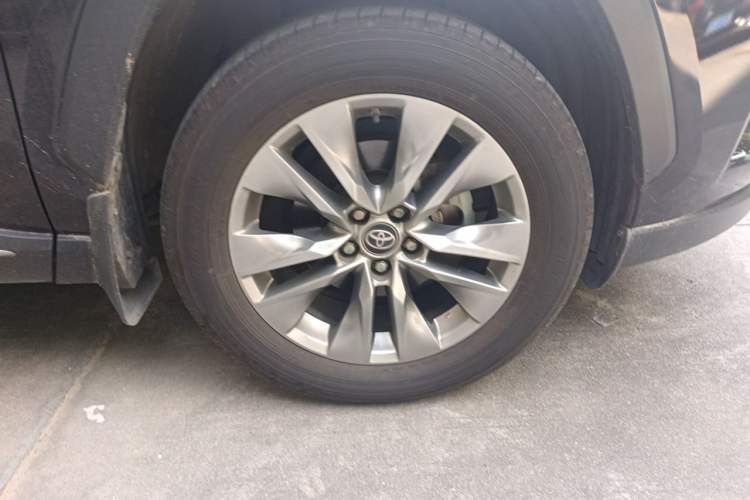 Used Toyota Wildlander 2022 2.0L CVT Two-Wheel Drive Luxury PLUS Edition Right Front Wheel Hub