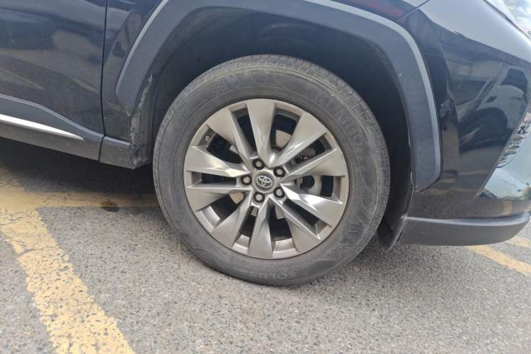 Used Toyota Wildlander 2022 2.0L CVT Two-Wheel Drive Luxury Edition Right Front Wheel Hub