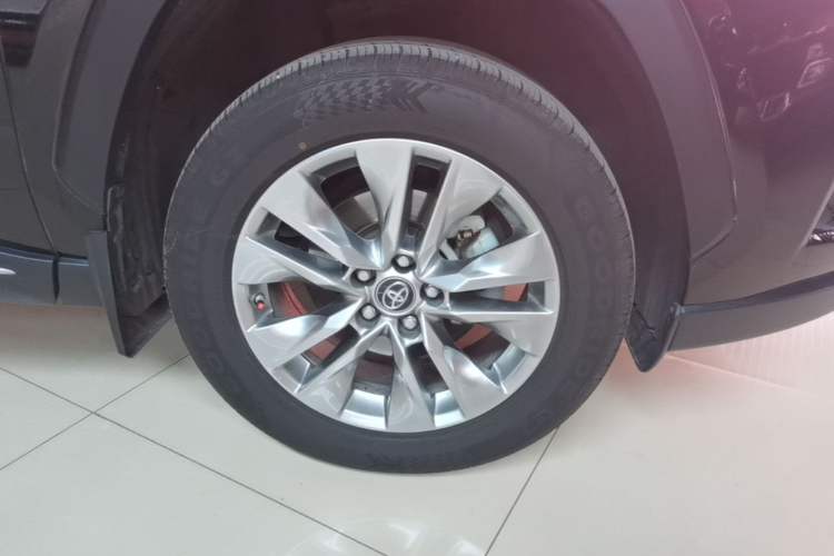 Used Toyota Wildlander 2022 2.0L CVT Two-Wheel Drive Luxury PLUS Edition Right Front Wheel Hub