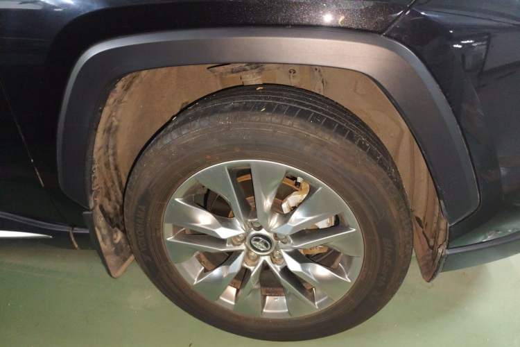 Used Toyota Wildlander 2022 2.0L CVT Two-Wheel Drive Luxury PLUS Edition Right Front Wheel Hub