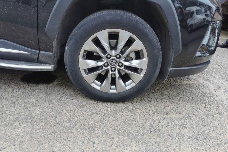 Used Toyota Wildlander 2022 2.0L CVT Two-Wheel Drive Luxury Edition Right Front Wheel Hub