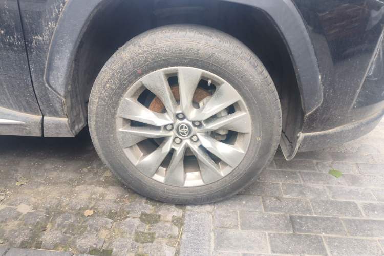 Used Toyota Wildlander 2022 2.0L CVT Two-Wheel Drive Luxury Edition Right Front Wheel Hub