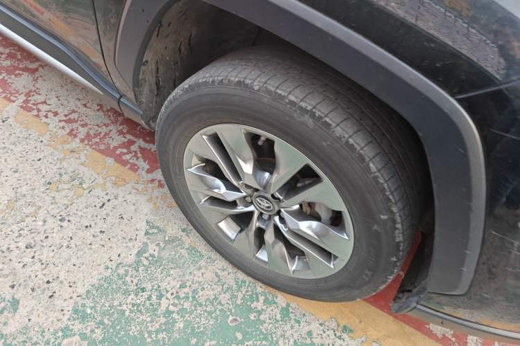Used Toyota Wildlander 2022 Dual-Engine 2.5L E-CVT Two-Wheel Drive Luxury PLUS Edition Right Front Wheel Hub