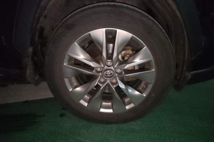 Used Toyota Wildlander 2022 2.0L CVT Two-Wheel Drive Luxury PLUS Edition Right Front Wheel Hub