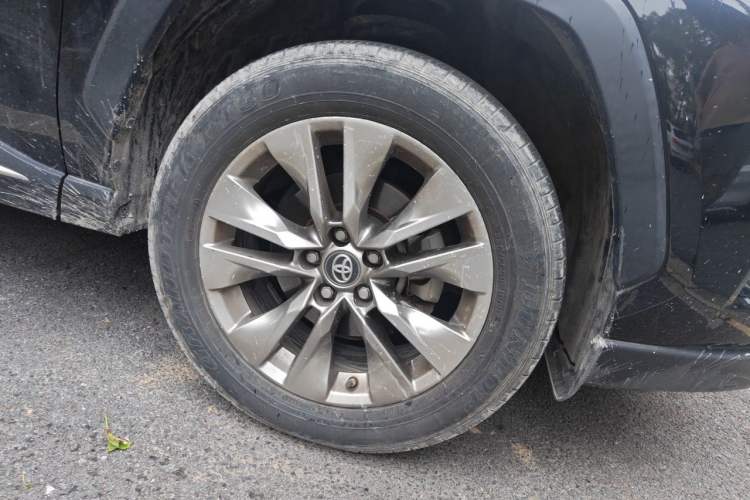 Used Toyota Wildlander 2022 2.0L CVT Two-Wheel Drive Luxury Edition Right Front Wheel Hub