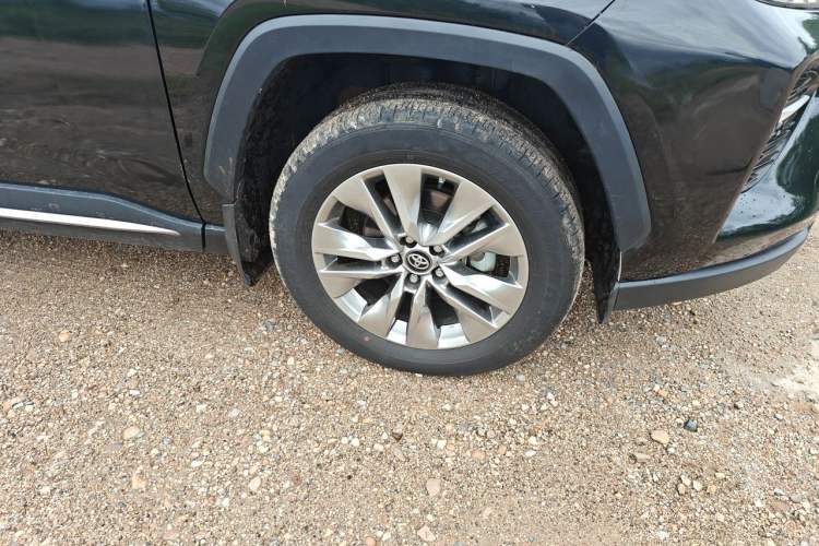 Used Toyota Wildlander 2022 2.0L CVT Two-Wheel Drive Luxury PLUS Edition Right Front Wheel Hub