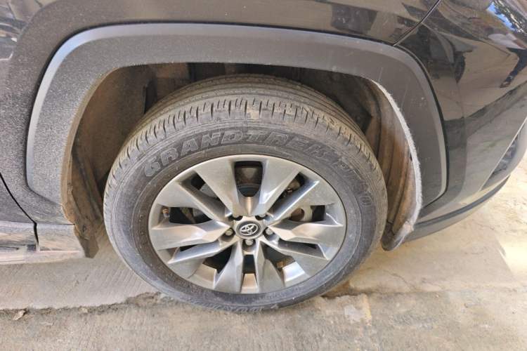 Used Toyota Wildlander 2022 2.0L CVT Two-Wheel Drive Luxury PLUS Edition Right Front Wheel Hub
