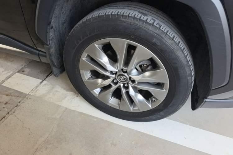 Used Toyota Wildlander 2022 2.0L CVT Two-Wheel Drive Luxury PLUS Edition Right Front Wheel Hub