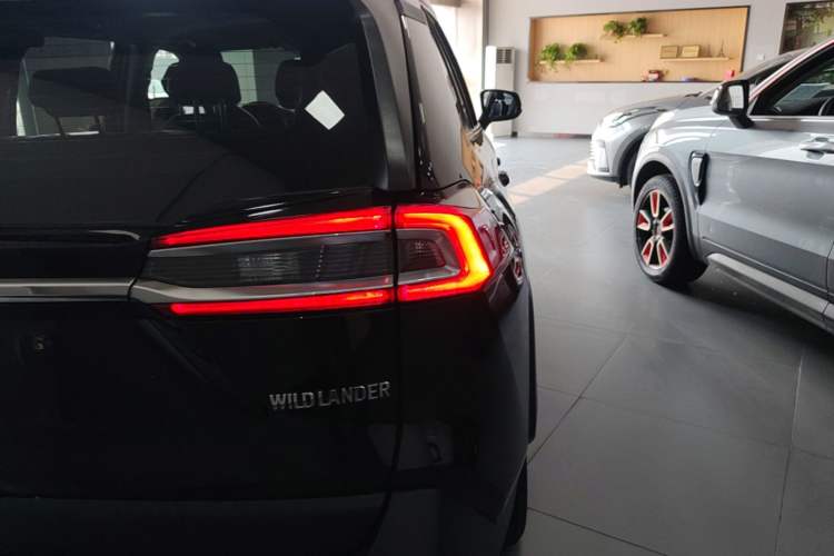 Used Toyota Wildlander 2022 Updated Version 2.0L CVT Two-Wheel Drive Leading Edition Right Rear Taillight