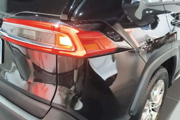 Used Toyota Wildlander 2022 2.0L CVT Two-Wheel Drive Luxury Edition Right Rear Taillight
