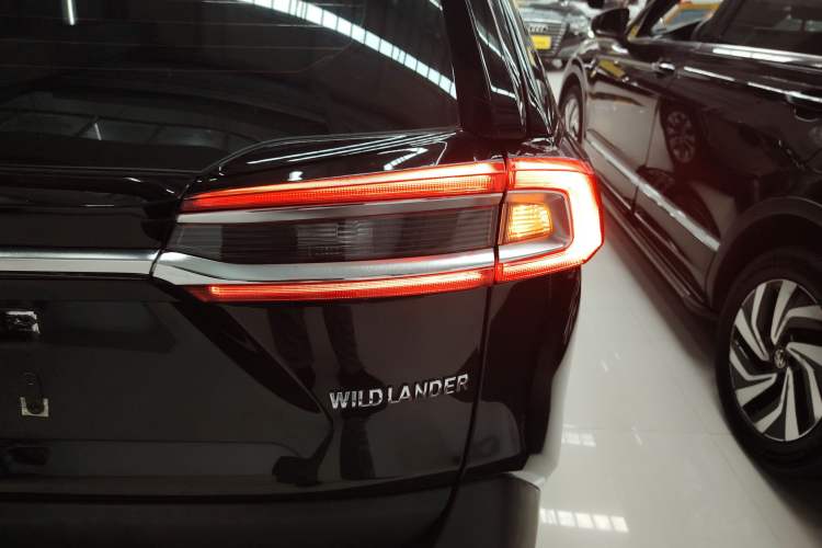 Used Toyota Wildlander 2022 2.0L CVT Two-Wheel Drive Luxury PLUS Edition Right Rear Taillight