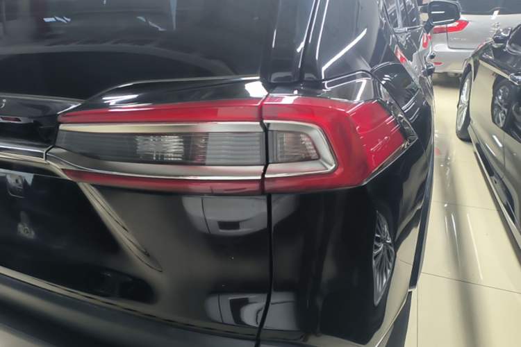Used Toyota Wildlander 2022 2.0L CVT Two-Wheel Drive Luxury PLUS Edition Right Rear Taillight