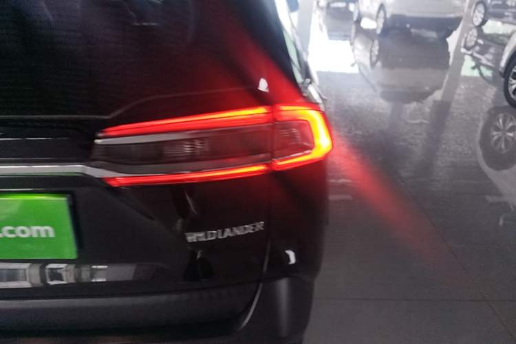 Used Toyota Wildlander 2022 2.0L CVT Two-Wheel Drive Luxury Edition Right Rear Taillight