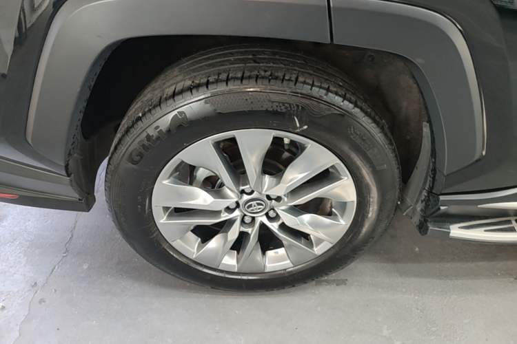 Used Toyota Wildlander 2022 2.0L CVT Two-Wheel Drive Luxury Edition Right Rear Wheel Hub