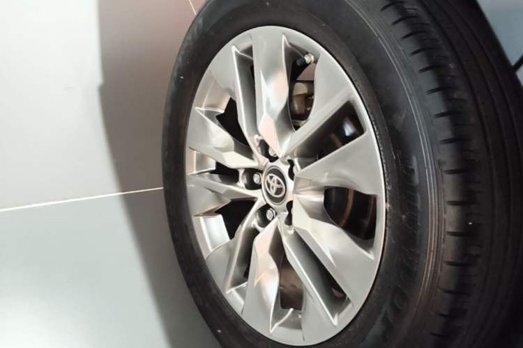 Used Toyota Wildlander 2022 2.0L CVT Two-Wheel Drive Luxury Edition Right Rear Wheel Hub
