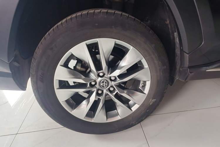 Used Toyota Wildlander 2022 2.0L CVT Two-Wheel Drive Luxury PLUS Edition Right Rear Wheel Hub