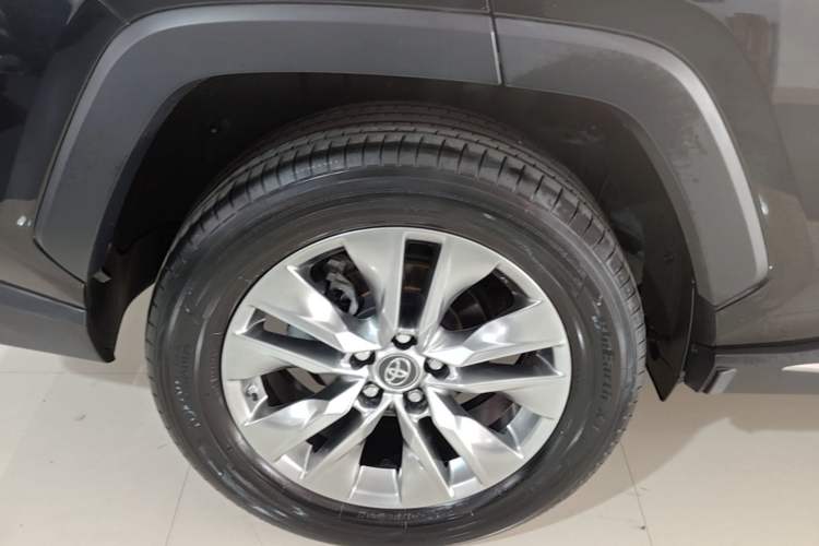 Used Toyota Wildlander 2022 2.0L CVT Two-Wheel Drive Luxury PLUS Edition Right Rear Wheel Hub