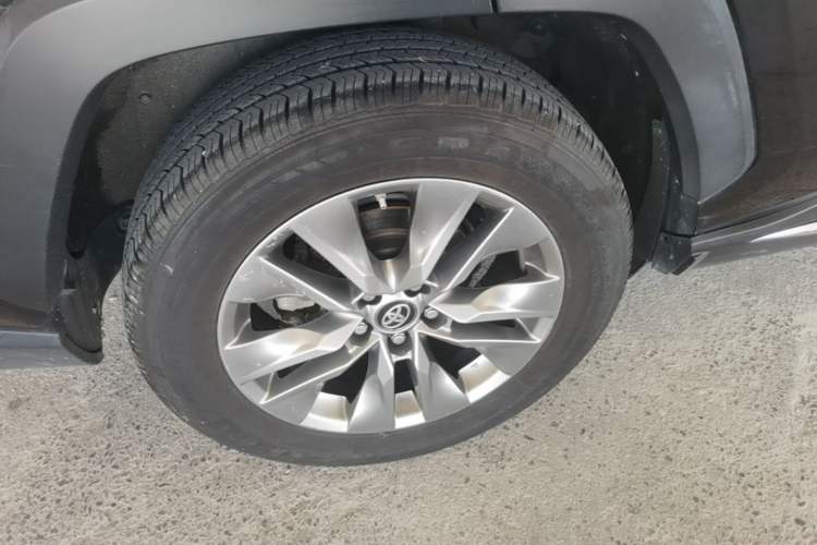 Used Toyota Wildlander 2022 2.0L CVT Two-Wheel Drive Luxury PLUS Edition Right Rear Wheel Hub