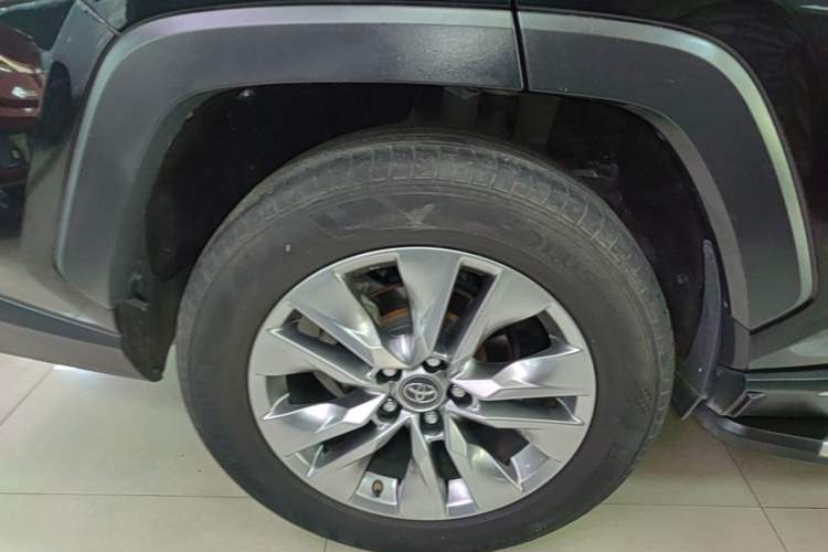 Used Toyota Wildlander 2022 2.0L CVT Two-Wheel Drive Luxury PLUS Edition Right Rear Wheel Hub