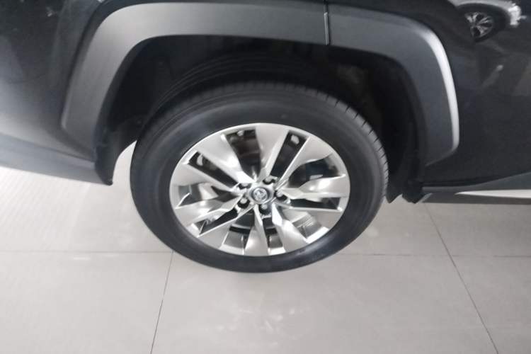 Used Toyota Wildlander 2022 2.0L CVT Two-Wheel Drive Luxury Edition Right Rear Wheel Hub