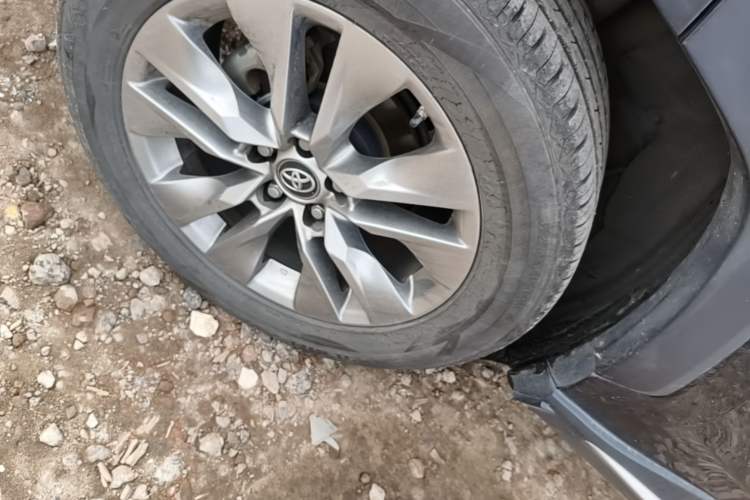 Used Toyota Wildlander 2022 Dual-Engine 2.5L E-CVT Two-Wheel Drive Prestige Edition Right Rear Wheel Hub