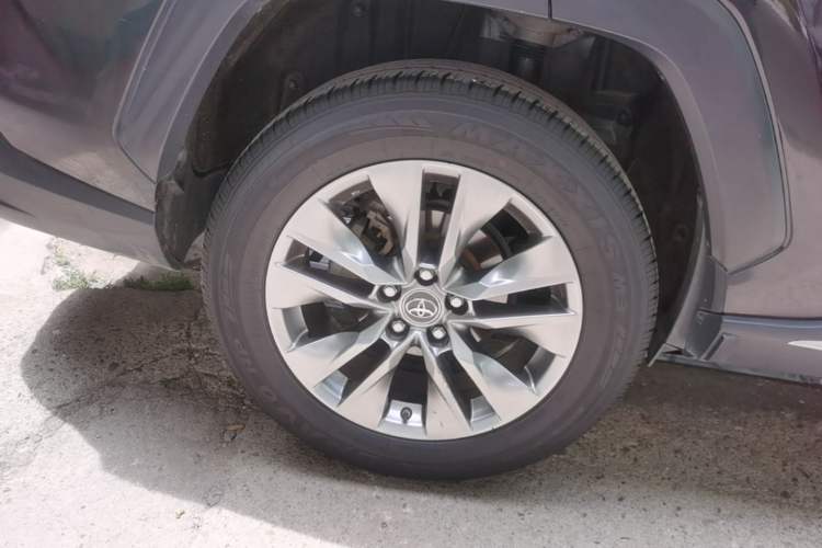 Used Toyota Wildlander 2022 2.0L CVT Two-Wheel Drive Luxury PLUS Edition Right Rear Wheel Hub
