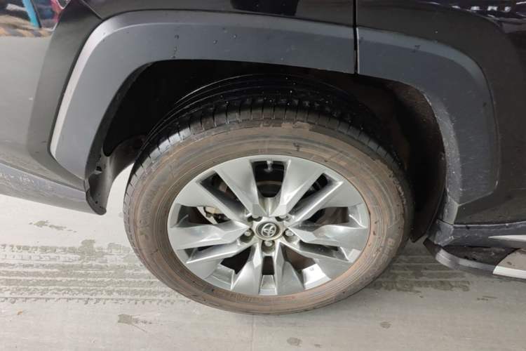 Used Toyota Wildlander 2022 2.0L CVT Two-Wheel Drive Luxury Edition Right Rear Wheel Hub