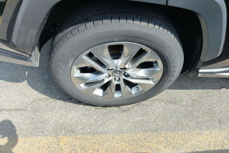 Used Toyota Wildlander 2022 2.0L CVT Two-Wheel Drive Luxury PLUS Edition Right Rear Wheel Hub