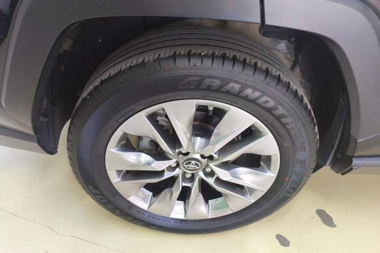 Used Toyota Wildlander 2022 2.0L CVT Two-Wheel Drive Luxury PLUS Edition Right Rear Wheel Hub