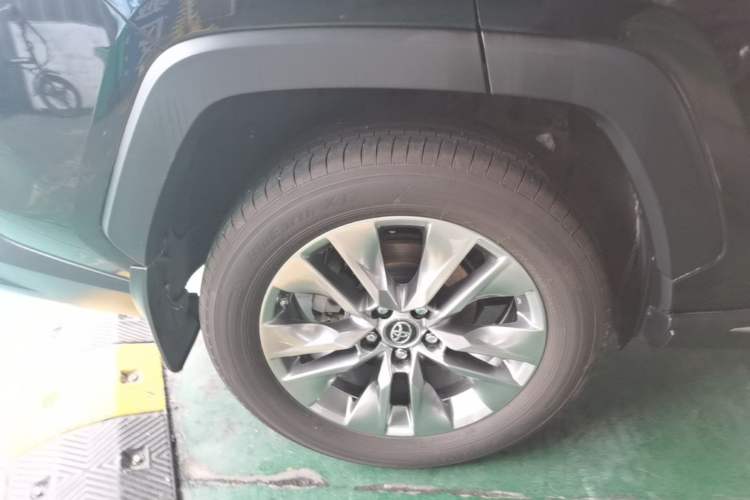 Used Toyota Wildlander 2022 2.0L CVT Two-Wheel Drive Luxury PLUS Edition Right Rear Wheel Hub
