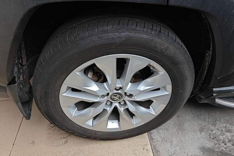 Used Toyota Wildlander 2022 2.0L CVT Two-Wheel Drive Urban Edition Right Rear Wheel Hub