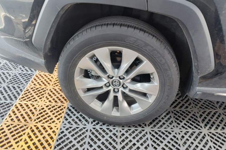 Used Toyota Wildlander 2022 2.0L CVT Two-Wheel Drive Luxury PLUS Edition Right Rear Wheel Hub