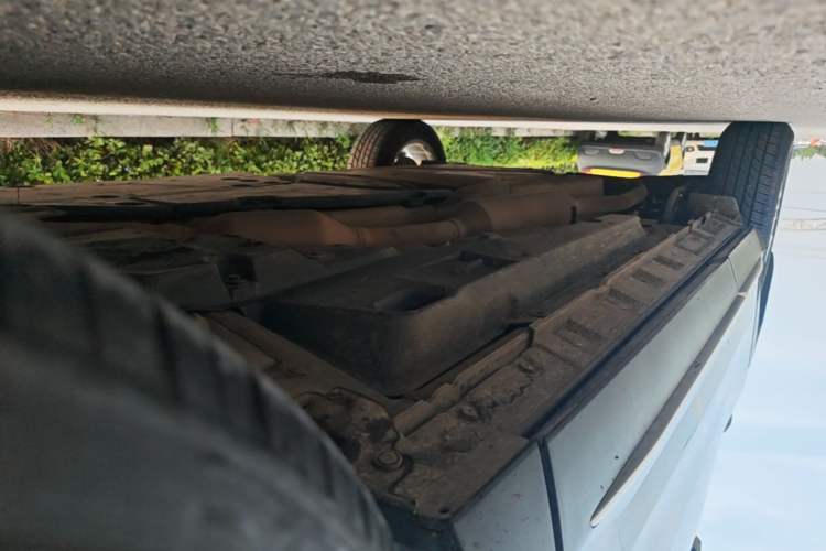 Used Toyota Wildlander 2022 Dual-Engine 2.5L E-CVT Two-Wheel Drive Urban Edition Right Side Sill