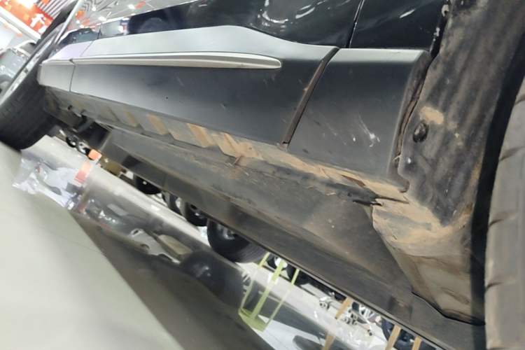 Used Toyota Wildlander 2022 2.0L CVT Two-Wheel Drive Luxury PLUS Edition Right Side Sill
