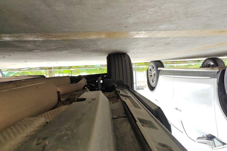 Used Toyota Wildlander 2022 Dual-Engine 2.5L E-CVT Two-Wheel Drive Luxury PLUS Edition Right Side Sill