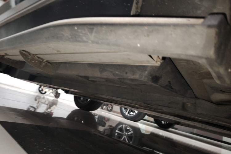Used Toyota Wildlander 2022 2.0L CVT Two-Wheel Drive Luxury PLUS Edition Right Side Sill