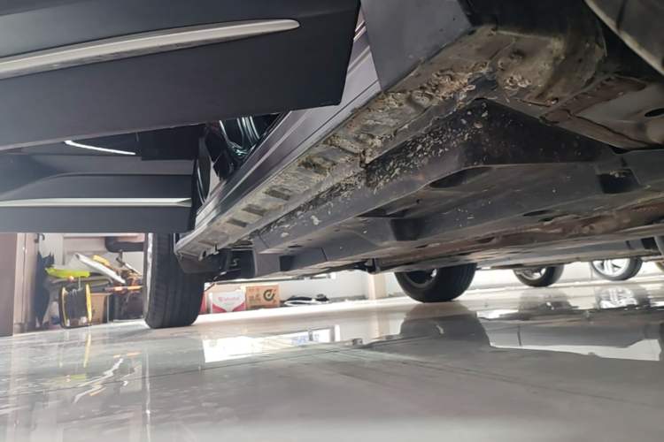 Used Toyota Wildlander 2022 2.0L CVT Two-Wheel Drive Luxury PLUS Edition Right Side Sill