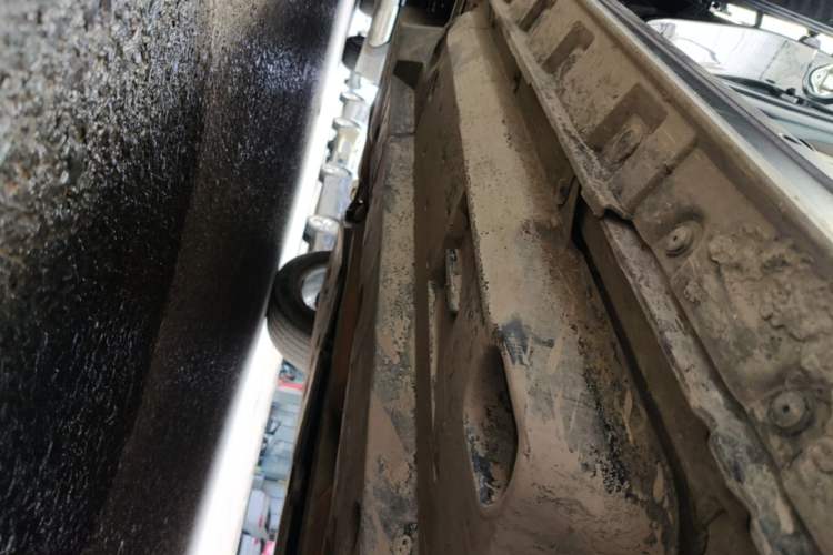 Used Toyota Wildlander 2022 2.0L CVT Two-Wheel Drive Luxury PLUS Edition Right Side Sill