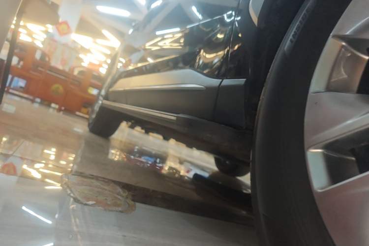 Used Toyota Wildlander 2022 Dual-Engine 2.5L E-CVT Two-Wheel Drive Luxury Edition Right Side Sill