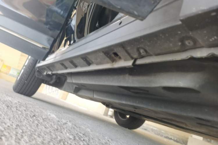 Used Toyota Wildlander 2022 2.0L CVT Two-Wheel Drive Luxury PLUS Edition Right Side Sill