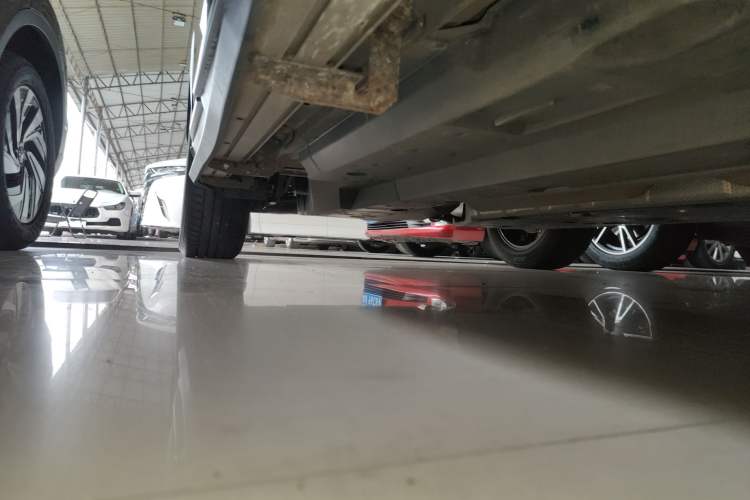 Used Toyota Wildlander 2022 2.0L CVT Two-Wheel Drive Luxury PLUS Edition Right Side Sill