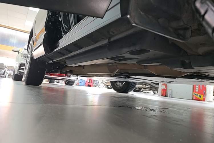 Used Toyota Wildlander 2022 Dual-Engine 2.5L E-CVT Four-Wheel Drive Luxury Edition Right Side Sill