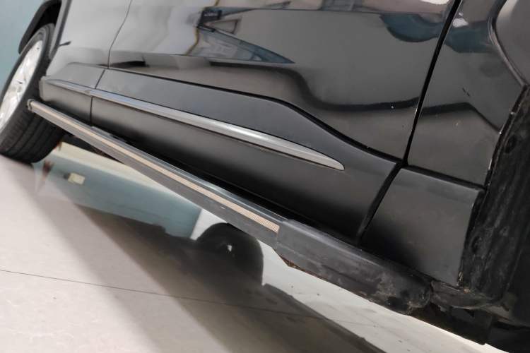 Used Toyota Wildlander 2022 Updated Version 2.0L CVT Two-Wheel Drive Leading Edition Right Side Sill