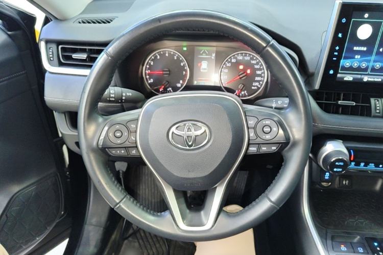 Used Toyota Wildlander 2022 2.0L CVT Two-Wheel Drive Luxury PLUS Edition Steering Wheel