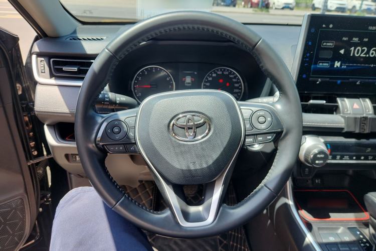 Used Toyota Wildlander 2022 2.0L CVT Two-Wheel Drive Luxury PLUS Edition Steering Wheel
