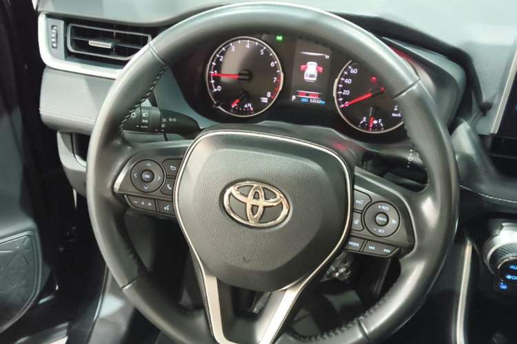 Used Toyota Wildlander 2022 2.0L CVT Two-Wheel Drive Luxury Edition Steering Wheel